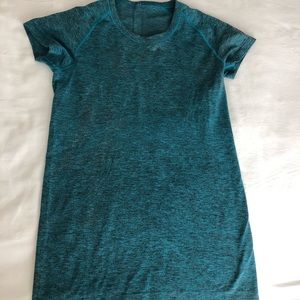 Lululemon teal size 8 women’s t shirt